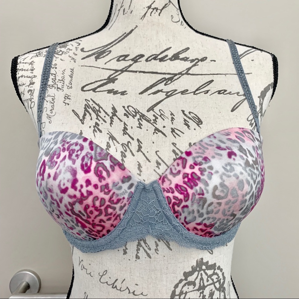 ✨NWOT VS VERSATILE GEM STRAP BRA✨